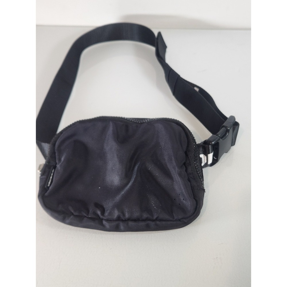 Lululemon Black Nylon Polyester Hiking Waist Pack Zip Closure 2 Pockets One Size